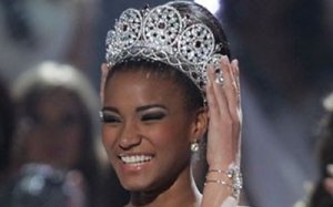 Miss-Universe-2011-Angola